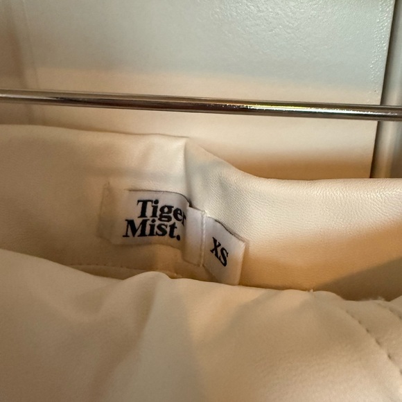 Tiger Mist White Leather Skirt - Picture 2 of 3